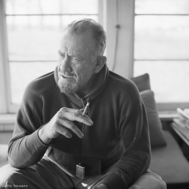 John Steinbeck (1962).