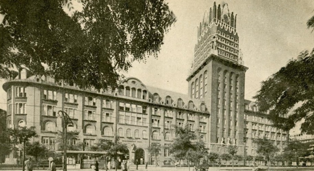 Bár még nem volt felhőkarcoló, de ez volt Budapest és egyben Európa legmagasabb középülete is 1931-ben