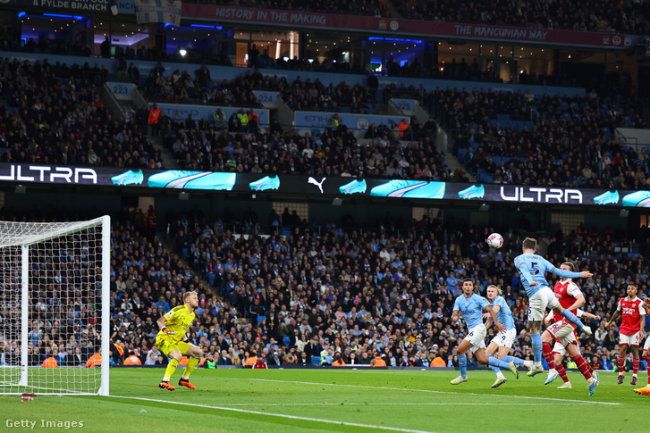 A meccset eldöntő pillanat: John Stones fejese után útban a labda a háló felé