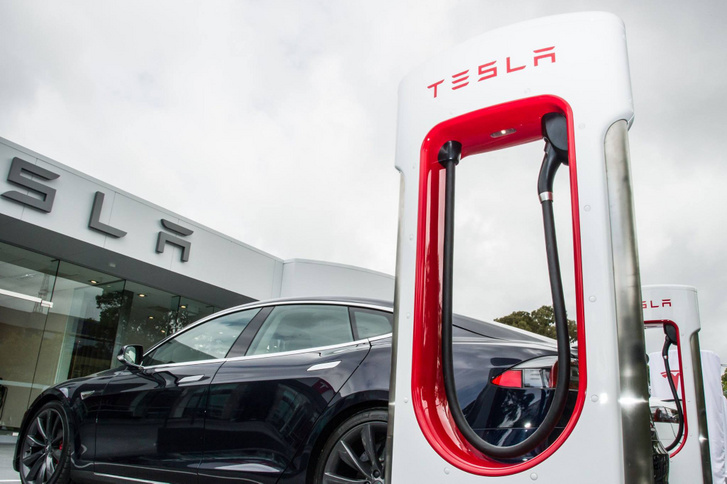 Tesla-Supercharger