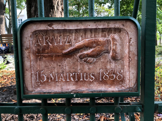 Holnap tetőzik a Duna vize, kiadták a riasztást