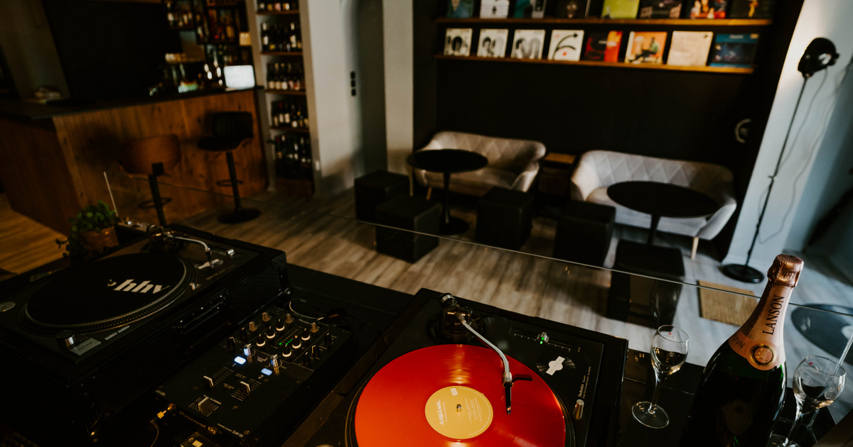 wine-vinyl-bar-store-veszpre-m-ko-ro-si-tama-s01395