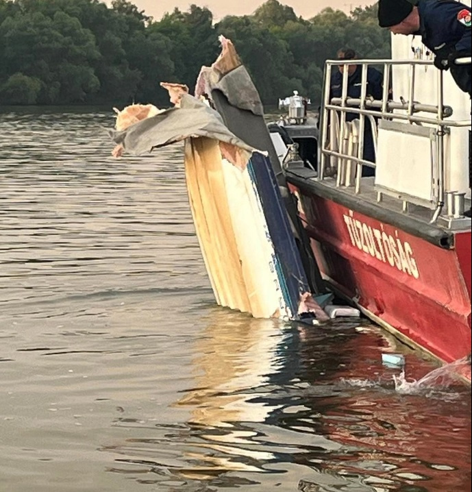 A roncsokat a hatóság jelenleg is vizsgálja. Kép: Facebook/BRFK