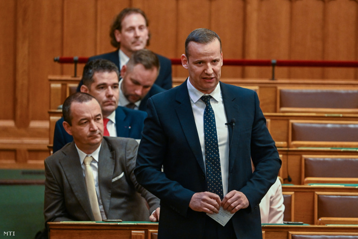 Toroczkai László az Országgyűlés plenáris ülésén 2025. április 28-án