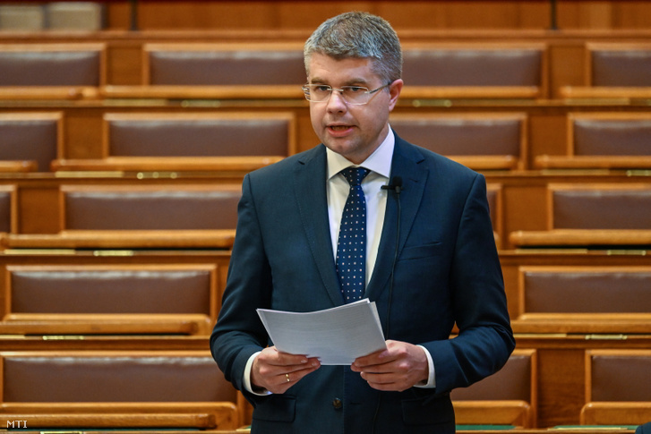 Ágh Péter az Országgyűlés plenáris ülésén 2025. április 28-án